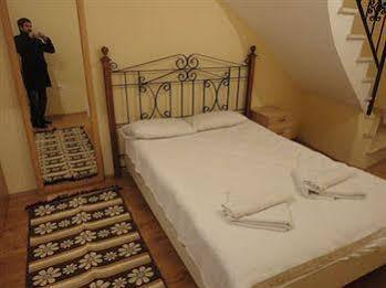 Pink Apart Taksim Istanbul Exterior photo